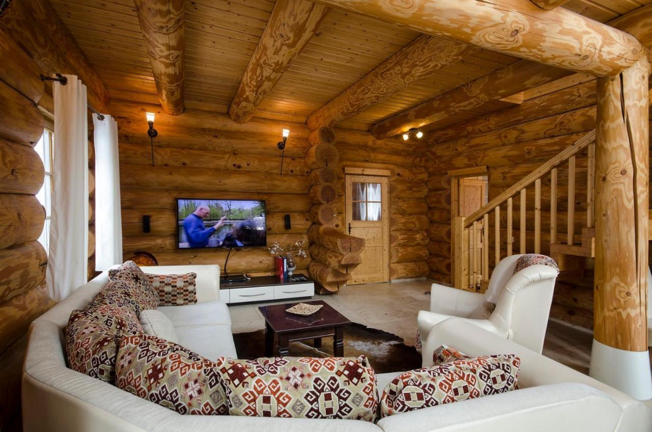 Luxus-Ferienhaus Blockhaus Chalet Nr 2 Toplage Am Feldberg Mit Sauna, Outdoor-Hottub, Kamin Auf 1300M Uem Luaran gambar
