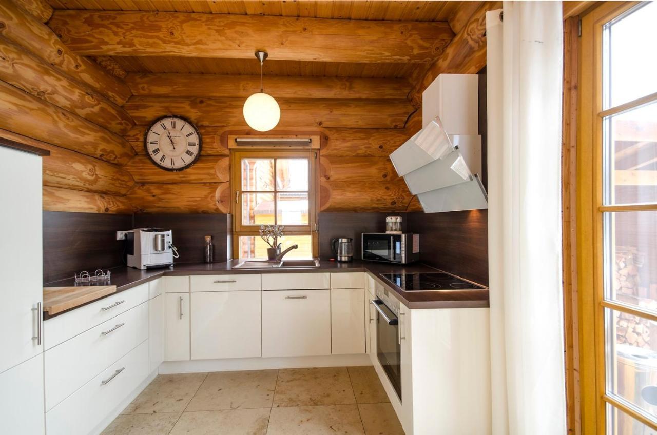 Luxus-Ferienhaus Blockhaus Chalet Nr 2 Toplage Am Feldberg Mit Sauna, Outdoor-Hottub, Kamin Auf 1300M Uem Luaran gambar